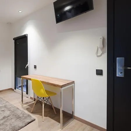 Hostel Airhostel Barcelona Airport 24h *