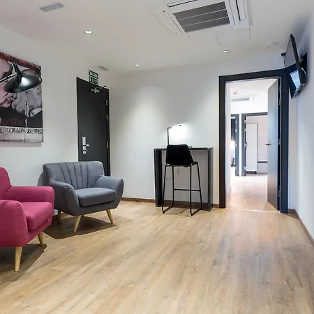 Hostel Airhostel Barcelona Airport 24h El Prat de Llobregat