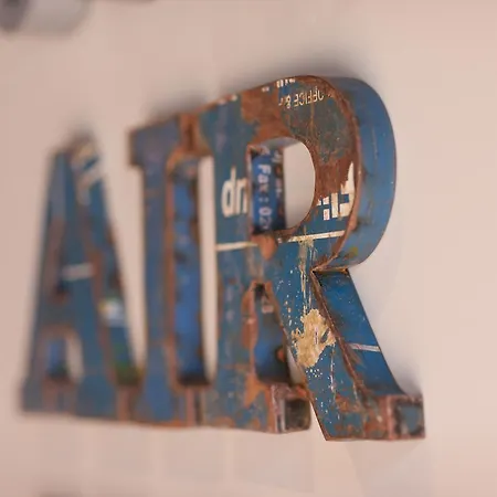 Airhostel Barcelona Airport 24h *