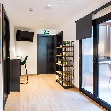 Хостел Airhostel Barcelona Airport 24h