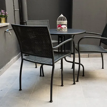 Хостел Airhostel Barcelona Airport 24h