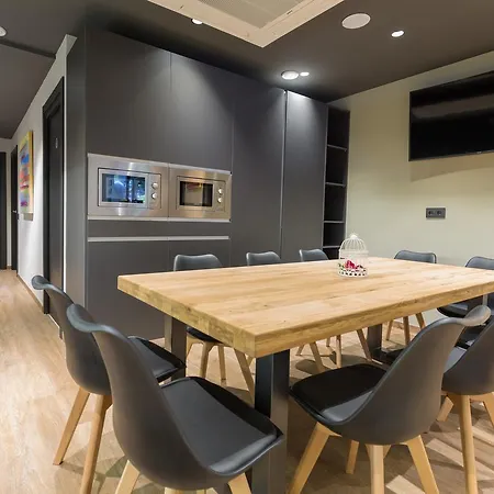 Airhostel Barcelona Airport 24h Эль-Прат-де-Льобрегат