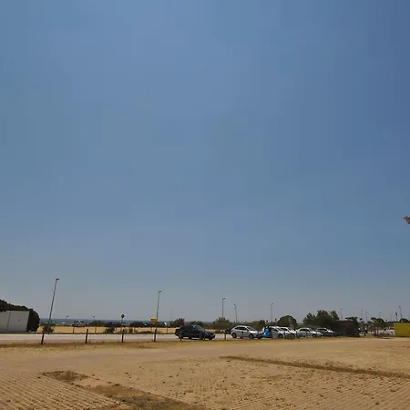 Хостел Airhostel Barcelona Airport 24h *