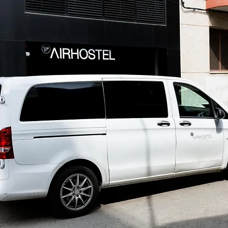 Airhostel Barcelona Airport 24h Vandrerhjem *